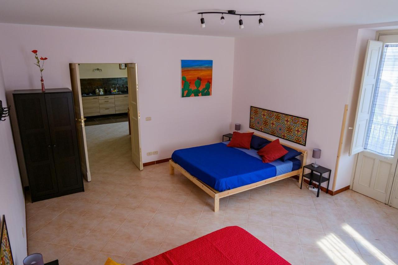 U Passiaturi Big House Appartement Catánia Buitenkant foto